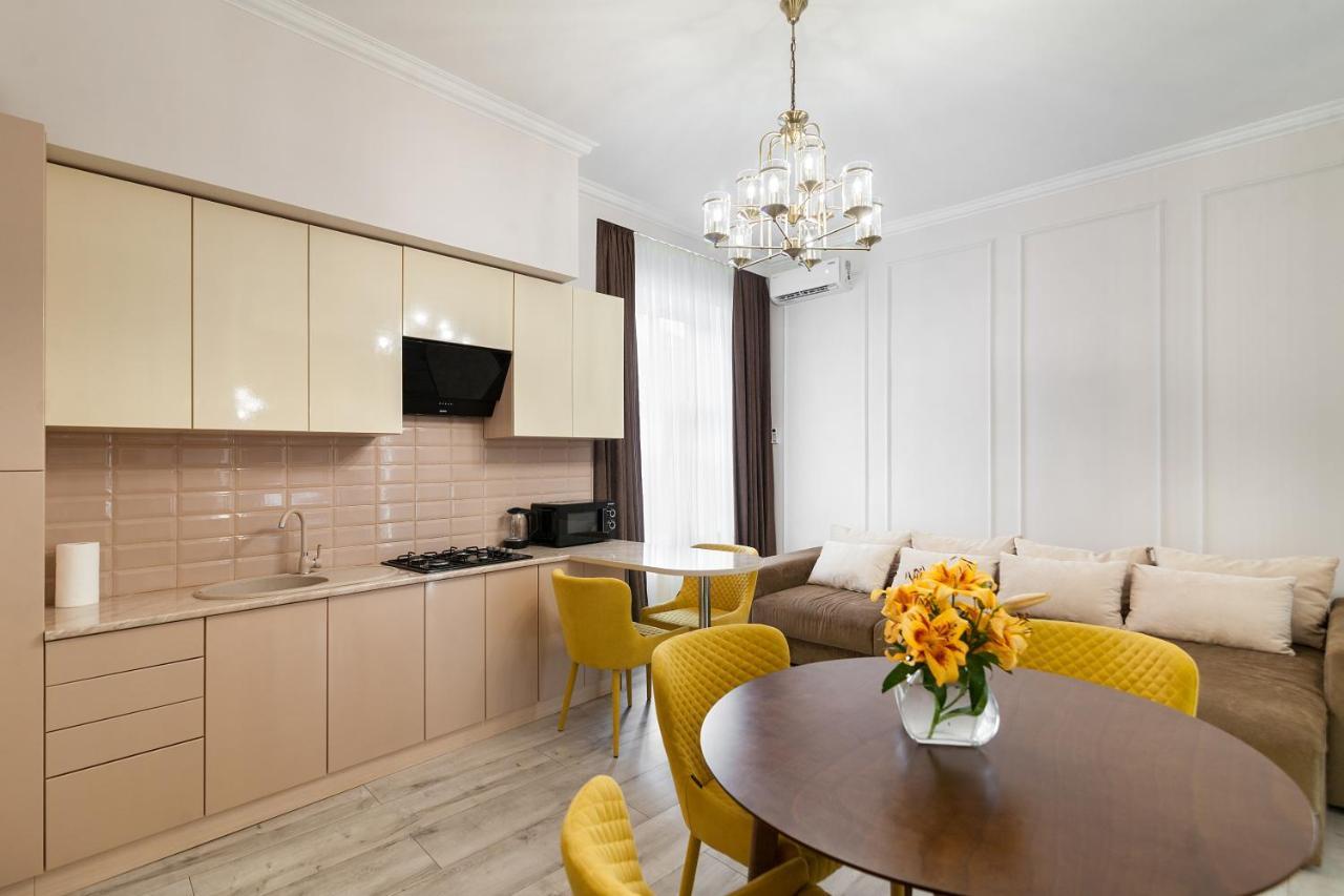 Avangard Deluxe Art Apart Львов Экстерьер фото